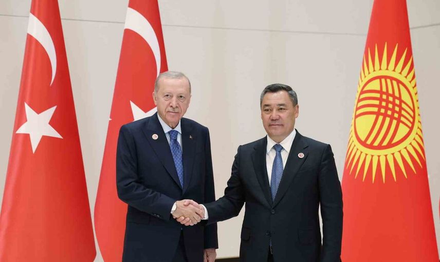 Bişkek zirvesinde Erdoğan ve Sadır Caparov ikili görüşme yaptı
