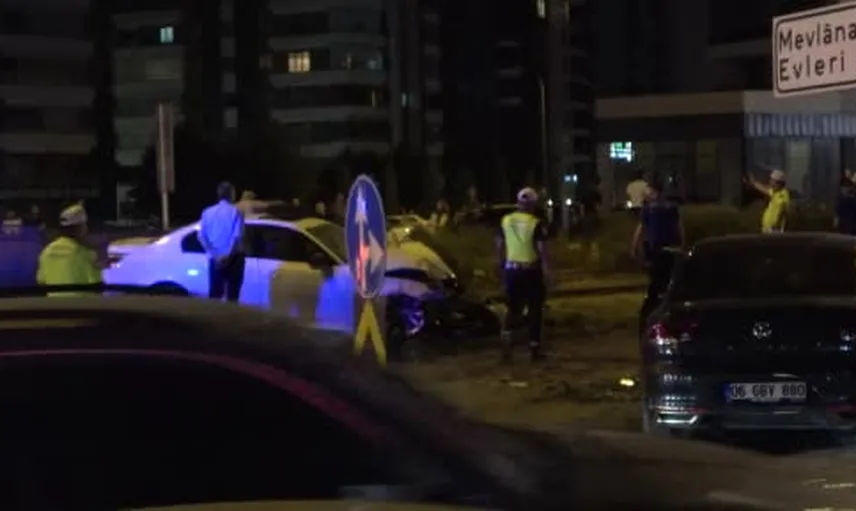 Konya'da çevre yolunda iki otomobil çarpıştı, iki kişi yaralandı