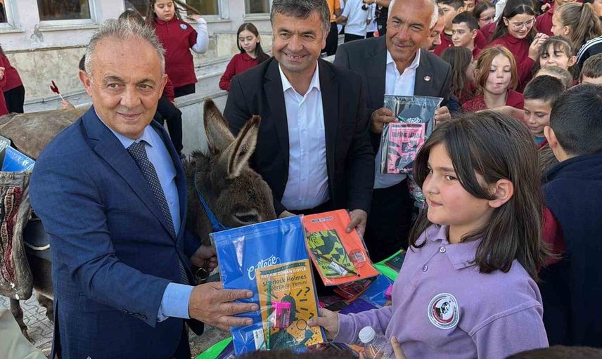 Karakaçan ile yollarda: köy çocuklarına kitap ve umut taşıyan proje