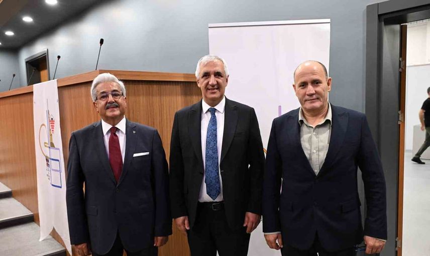 Ege belediyeler birliği dayanışma vurgusuyla 2027 planını İzmir'de görüştü