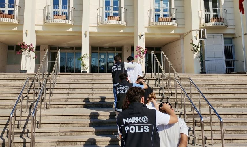 Bodrum'da uyuşturucu operasyonunda üç kişi tutuklandı, bir kişi adli kontrolle serbest