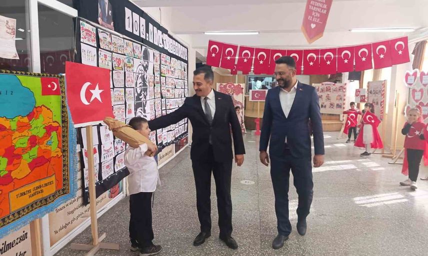 Bolvadin'de Cumhuriyet Sokağı: öğrencilerin tarihle buluştuğu 101. yıl sergisi
