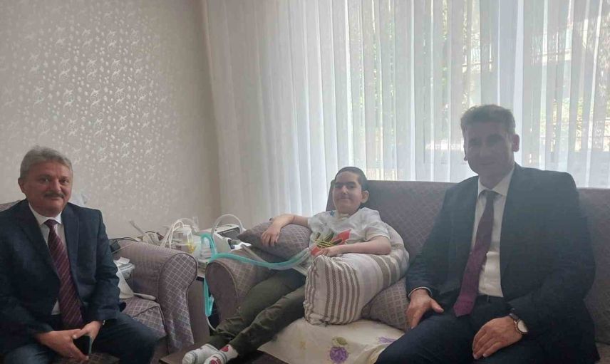 Beyşehir'de evde eğitim gören öğrencilere yerinde destek