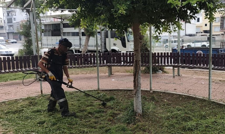Mersin Akdeniz’de parklarda güvenlik ve estetik odaklı bakım seferberliği