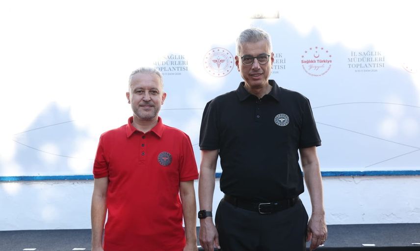Düzce sağlık müdürü Yasin Yılmaz, Urla'da bakan Memişoğlu ile görüştü