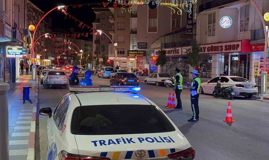 Sungurlu'da yol güvenliği uygulaması: 128 araç kontrol edildi, 28 sürücüye ceza