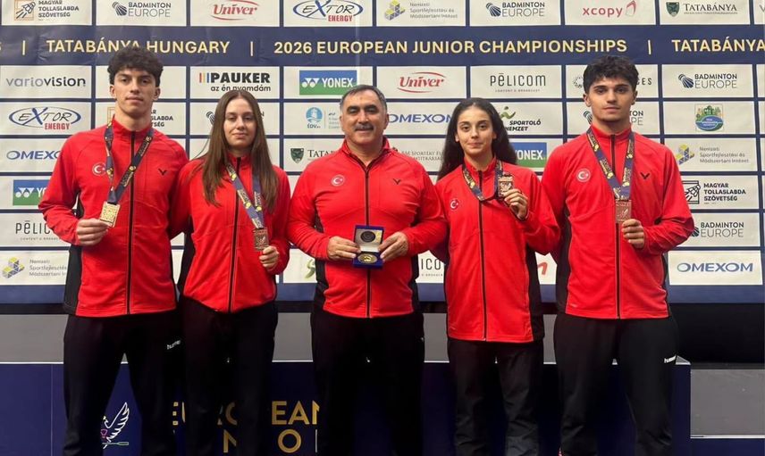 Erzincanlıların katkısıyla genç milli badminton takımı tarihe geçti