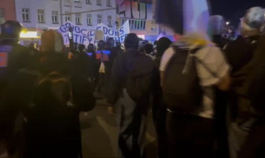 Berlin'de üçüncü yıl anmasında Filistin gösterilerine polis müdahalesi
