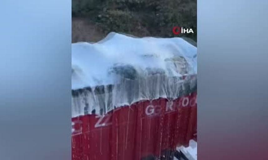 Bursa'da Ümitalan rampasında talaş yüklü tırın motoru alev aldı, araç kullanılamaz oldu