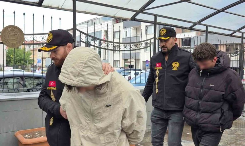 Eskişehir'de mezarlığa kaçışla sonuçlanan tüfekli kavga: 5 şüpheli adliyede