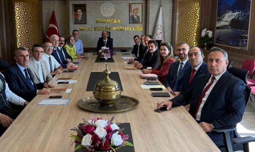 İlçe milli eğitim müdürleri Erzincan'da yeni eğitim yılı hazırlıklarını masaya yatırdı