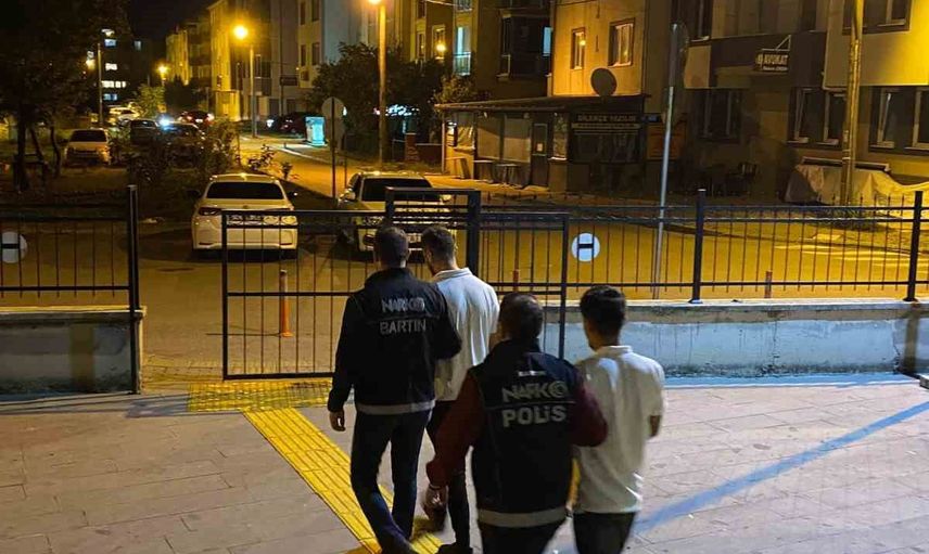 Bartın'da operasyon: sekiz gözaltı, üç şüpheli adliyeye sevk edildi