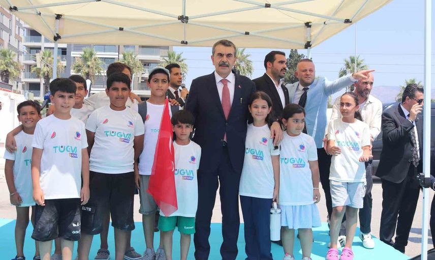 Eğitimde sorumluluk: Yusuf Tekin'den sivil toplumla güç birliği çağrısı