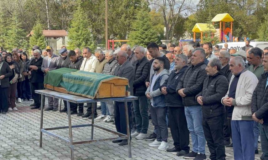 Ereğli halkı son görevde buluştu: Zülfinaz Tosun cemevinde uğurlandı