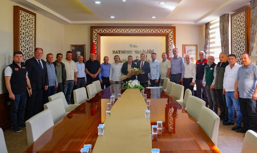Vali Mustafa Eldivan muhtarlarla köy ihtiyaçlarını gündeme taşıdı