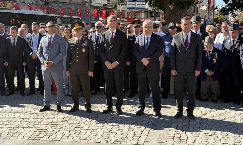 Edremit 104. yılda özgürlük mirasını kortej ve törenle yaşadı