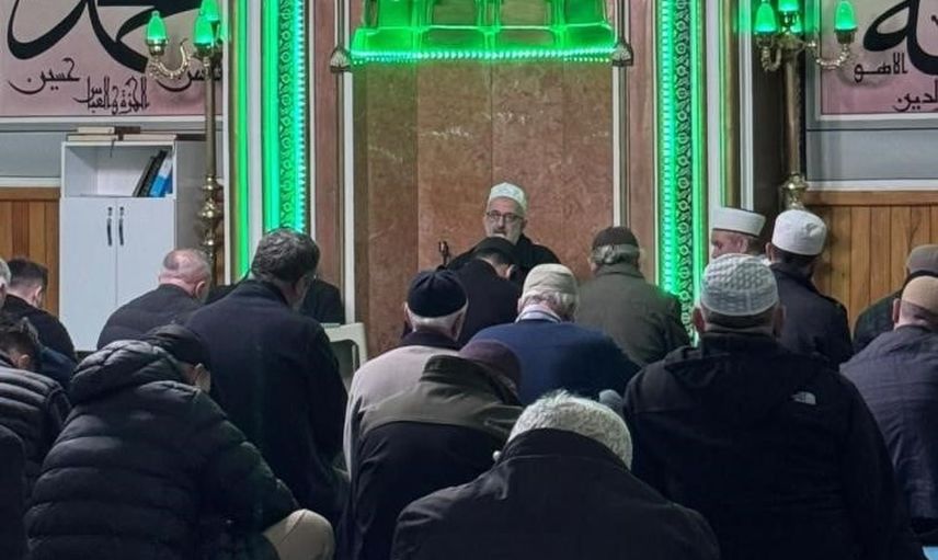 İl müftüsü dikmen gençlerin manevi yolculuğuna sabah namazında eşlik etti