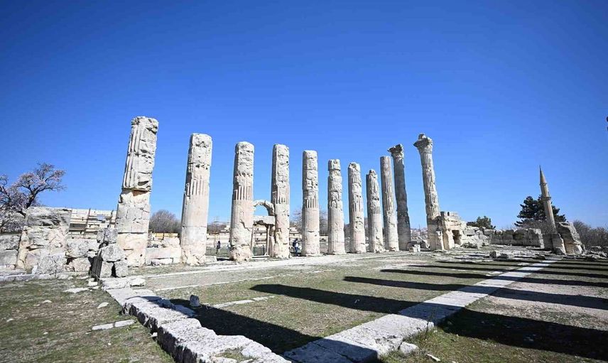Uzuncaburç'ta meydan canlandı: Arkeoköy turizmi ve üretimi buluşturuyor