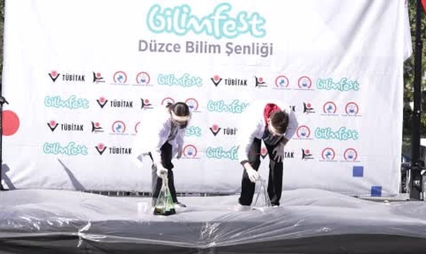 Düzce'de üç gün süren bilim şenliği 6 bin 500 ziyaretçiyle tamamlandı