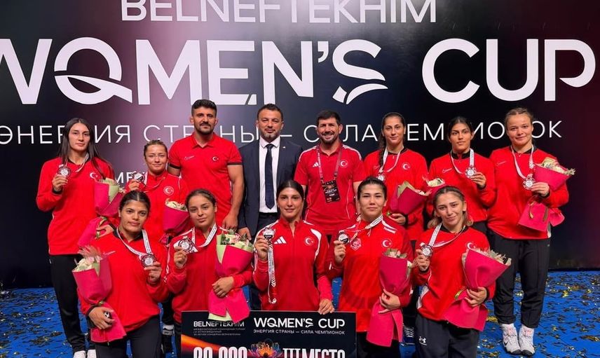 Belarus'ta milliler podyuma çıktı: Belneftekhim Women's Cup u23'te üçüncülük