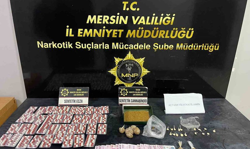 Mersin'de sokak satıcılarına yönelik operasyonda iki şüpheli tutuklandı