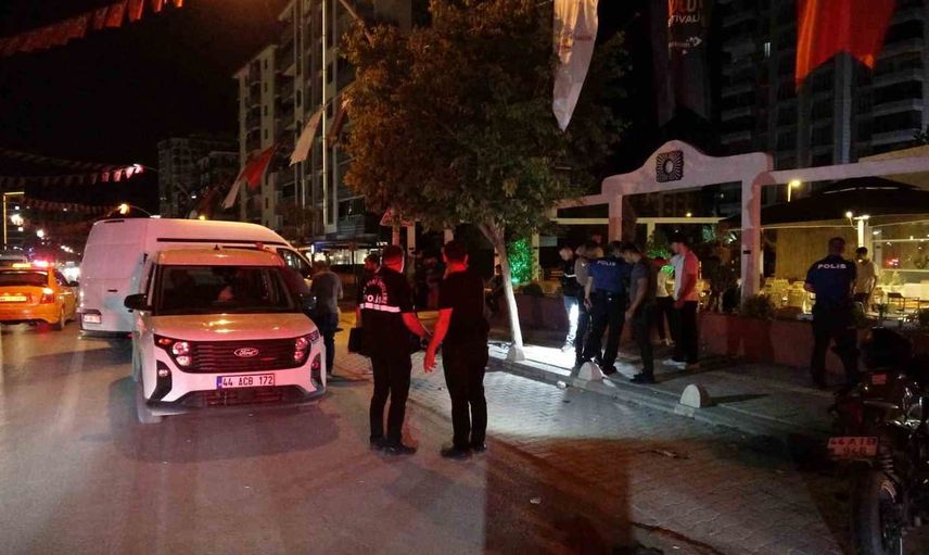 Malatya'da gece yarısı iş yeri önünde silah sesleri, işletme sahibi yaralandı