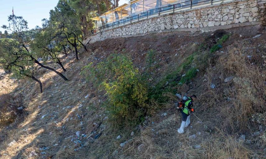 Spil eteklerinde ortak temizlikle kent dokusu korundu