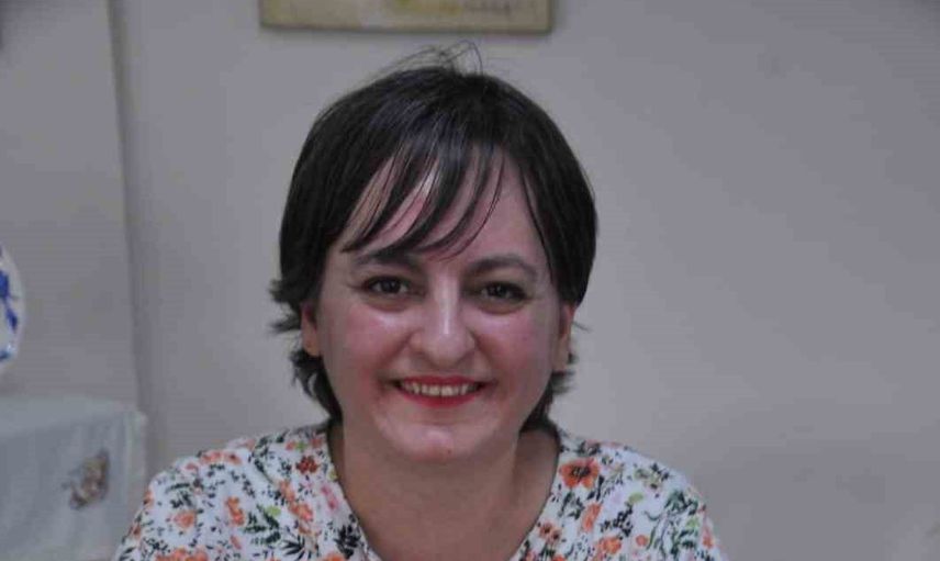 Burhaniyeli keman eğitmeni dernek ziyaretinde 'Müzik Bulmaca' serisini tanıttı