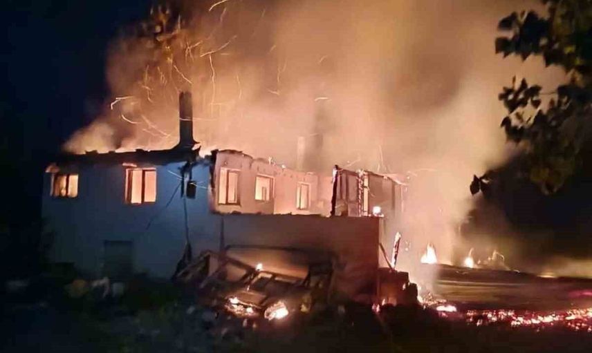 Acıpayam'da ev yangını kullanılamaz hasara yol açtı
