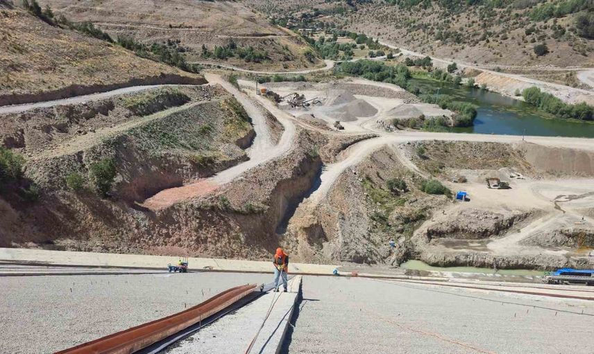 Tekke barajı bölge tarımını güçlendirecek, Balta sahada inceleme yaptı
