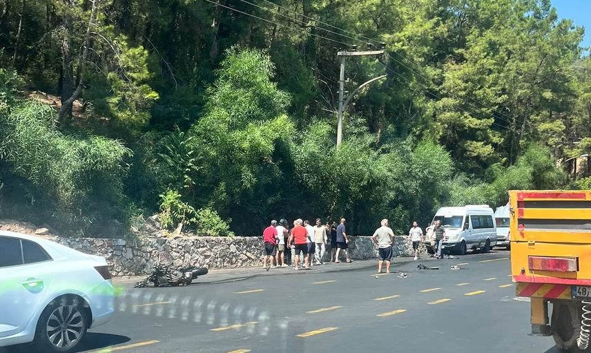 Marmaris-İçmeler yolunda sollama kazası: bir ölü, bir ağır yaralı