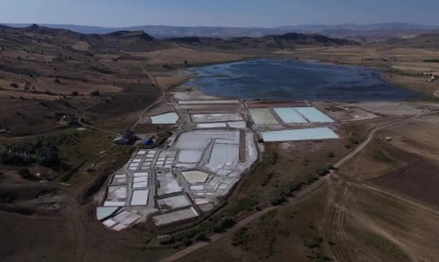 Sivas'taki yerin 50 metre altından çıkan kaynak tuzu ekim ortasında hasat edilecek