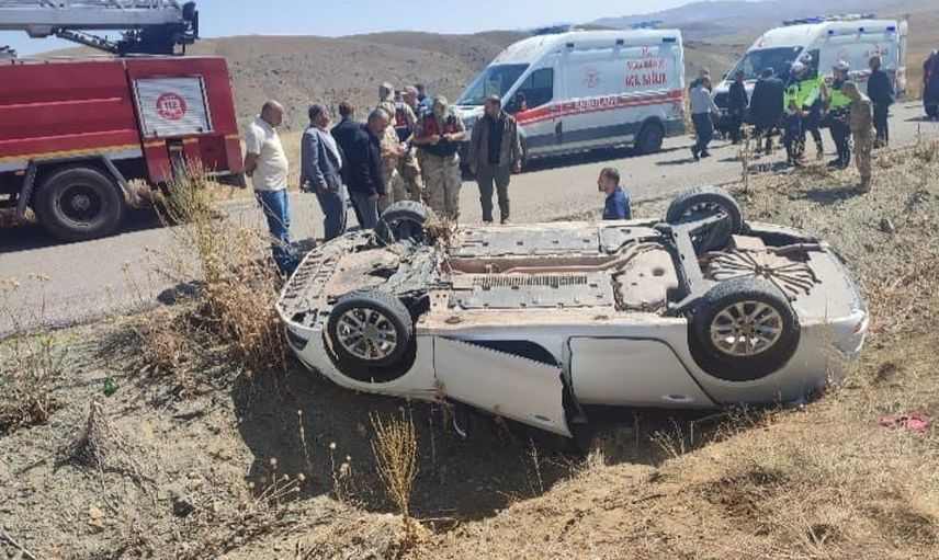 Özalp'te takla atan otomobilin sürücüsü hafif yaralandı