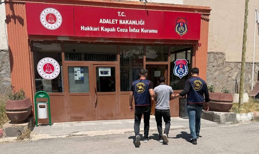 Hakkari merkezinde JASAT tarafından yakalanan iki kişi tutuklandı