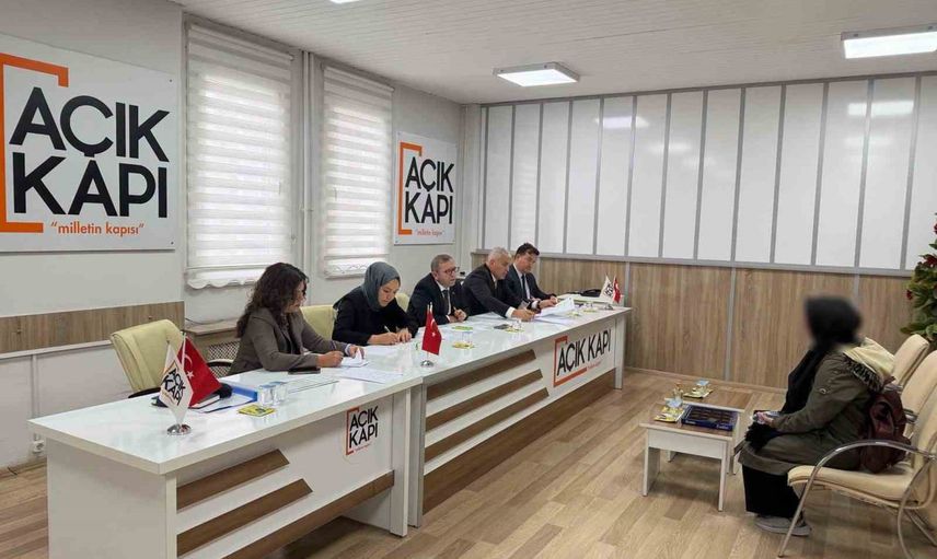 Kars'ta valilik kapıları aralandı: Ziya Polat vatandaşların taleplerini dinledi
