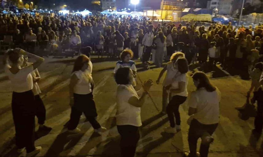 Kurucaşile gecesinde ritim yarıda kaldı: sahnede elektrik kesintisi