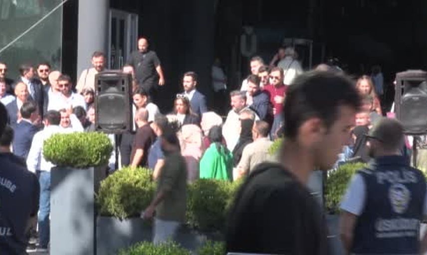Üsküdar'da hizmet beklentisi yükselirken AK Parti meclisi protesto etti