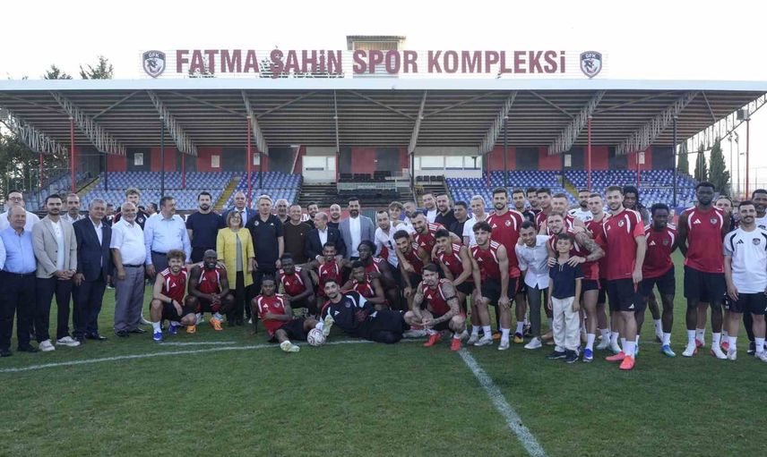 Gaziantep protokolü takımın yanında: Fenerbahçe maçı öncesi destek ziyareti