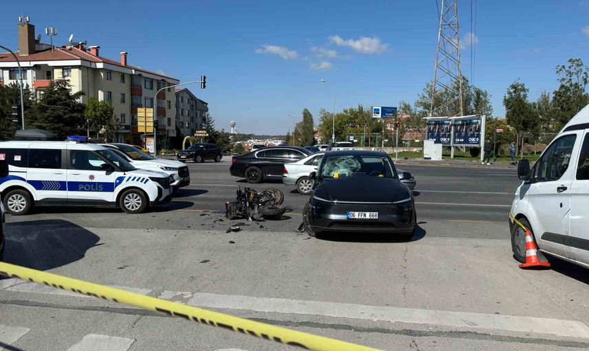 Çankaya'da kavşakta çarpışma: motosiklet sürücüsü yaşamını yitirdi