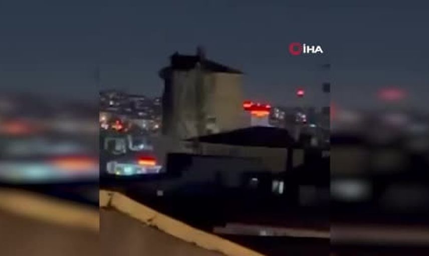 Kentsel dönüşüm yıkımında Küçükçekmece'de bina çöktü