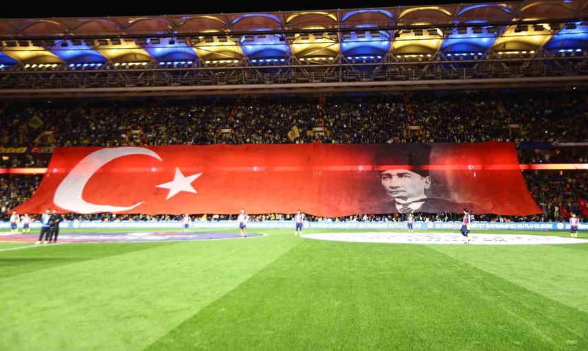 Kuyt ilk maçında iki değişiklikle Göztepe karşısına çıktı