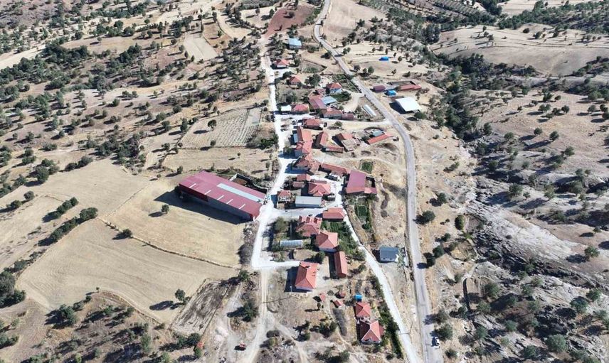 Gölbaşı'nın yolları ilk kez parke taşıyla kalıcı çözüme kavuştu