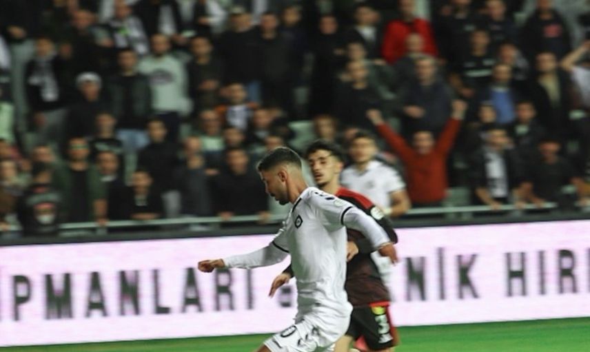 Eskişehirspor, Atalay Yıldırım'ın hat-trick'iyle Alsancak'tan 4-1'le döndü