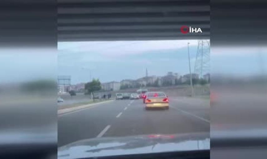 Batman’da köprülü kavşakta trafiği aksatan üç araçlı kaza