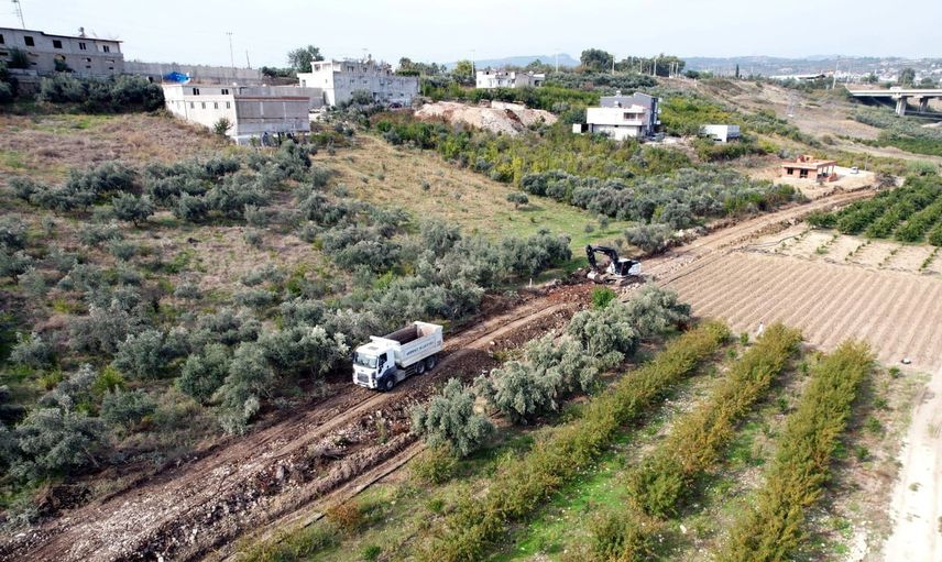 Akdeniz belediyesi ilçede yol konforunu 65 mahallede yükseltiyor