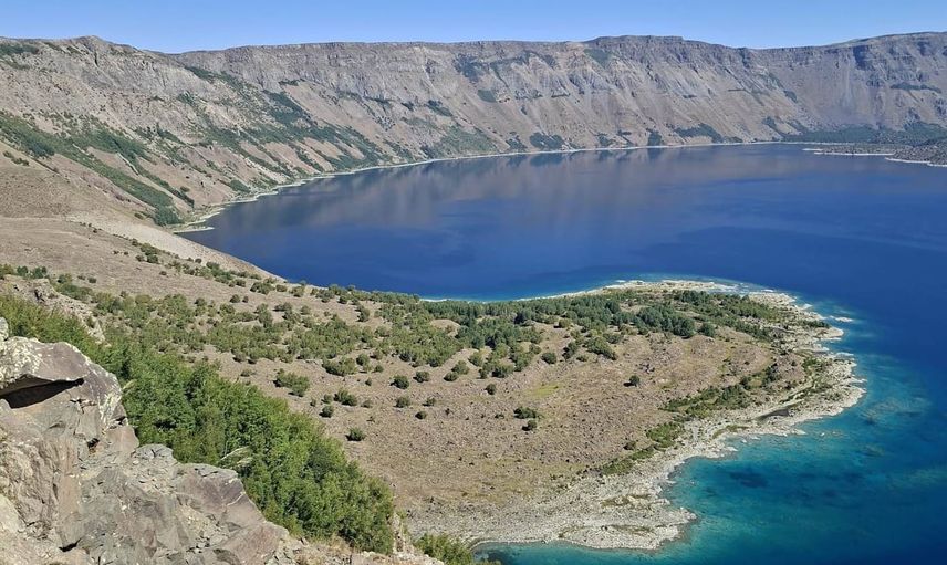 Nemrut kalderası'nda 70 kişilik yürüyüşle milli park sevinci