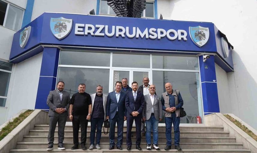 Desteğin sembolü: DAGC'den Erzurumspor başkanına özel plaket