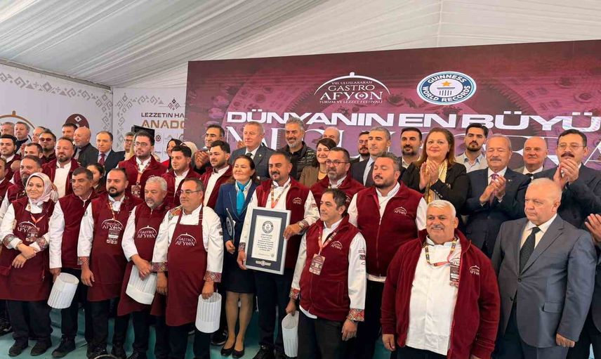 Afyonkarahisar'da 257 metrelik Anadolu sofrası Guinness rekoruna tescillendi