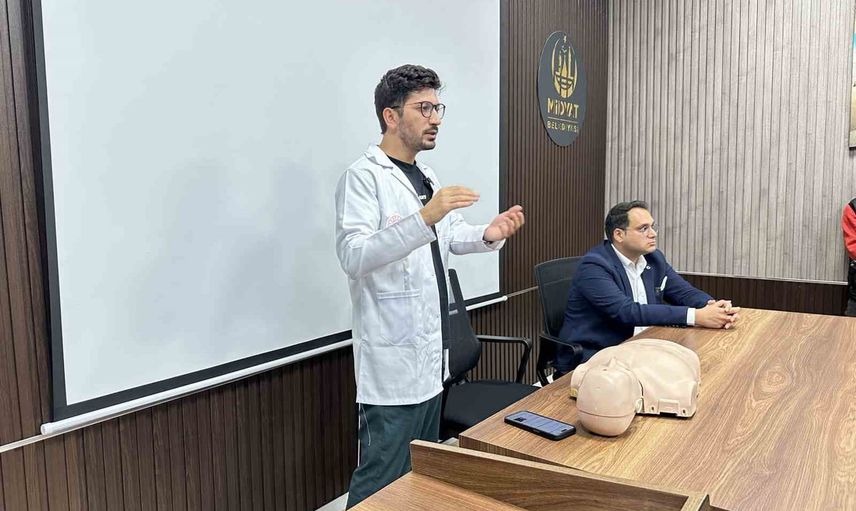 Midyat'ta hayat kurtarma pratiği: temel yaşam desteği ve Heimlich uygulamaları
