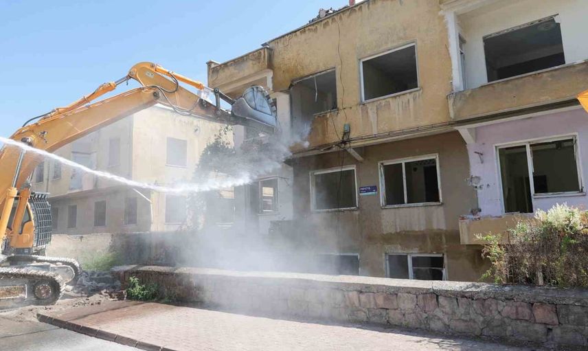 Aydınlıkevler yeni kimliğine kentsel dönüşümle kavuşuyor